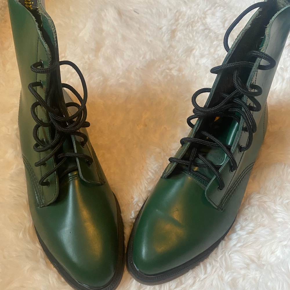 Vintage pointy toe Dr Martens